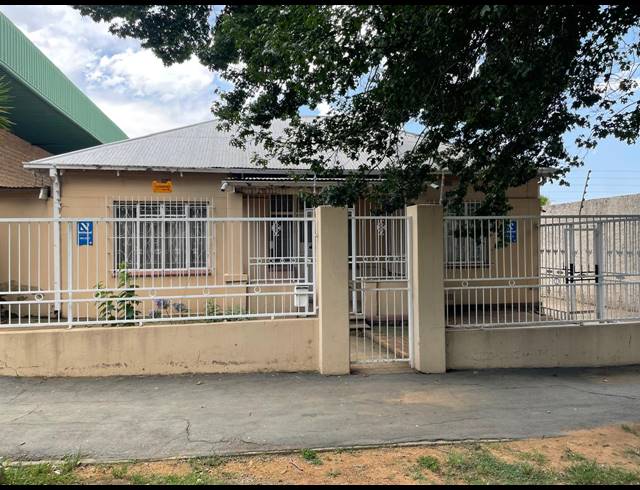 3 bed property for sale in REGENTS PARK